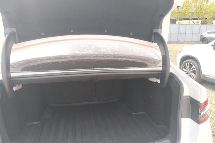 Used BYD Qin New Energy 2019 High-Range Luxury Model Trunk