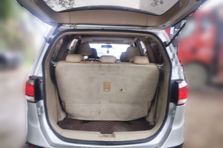 Used Baojun 730 2014 1.5L manual luxury trim 7 seats