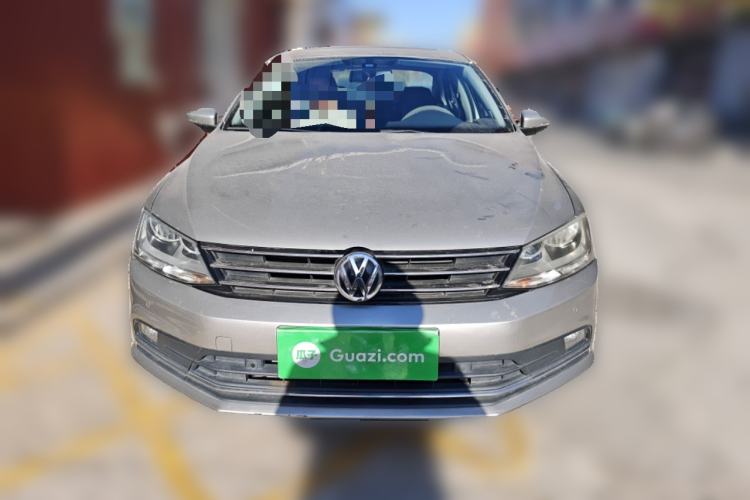 Used Volkswagen Sagitar 2015 230TSI Automatic Luxury Model
