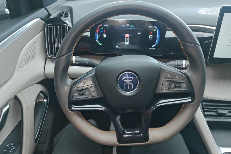 Used BYD Song Pro New Energy 2024 HONOR Edition DM-i 71KM Navigation Model Steering Wheel