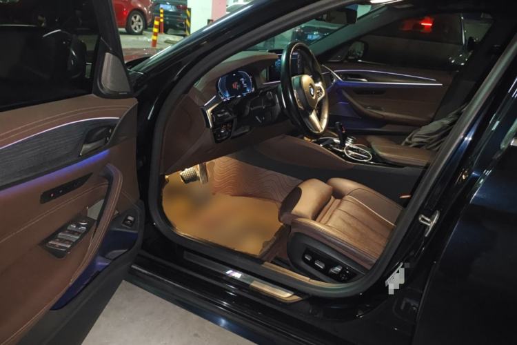 Used BMW 5 Series 2021 530Li Luxury Edition M Sport Package Driver Seat