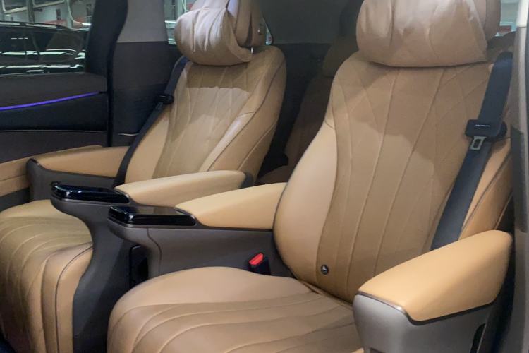 Used Denza D9 2022 DM-i 970 Four-Wheel Drive Flagship Model