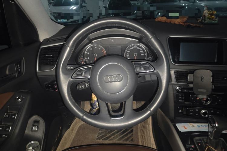 Used Audi Q5 2018 Collector's Edition 40 TFSI Ambition Model
