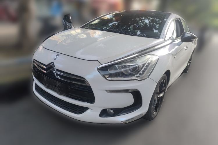 Used DS 5 2013 1.6T Luxury Edition THP200