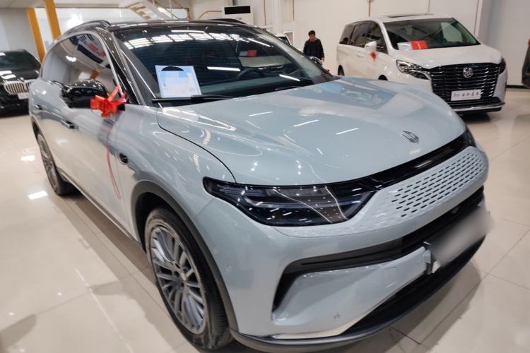 Used Leapmotor C11 2024 Range-Extended 300 Luxury Edition Front Right 45 Deg