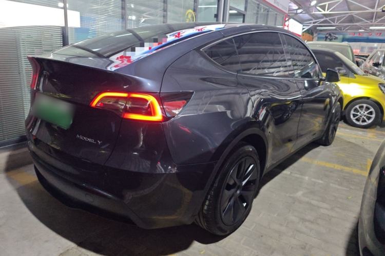 Used Tesla Model Y 2024 Long-Range All-Wheel-Drive Version Rear Right 45 Deg