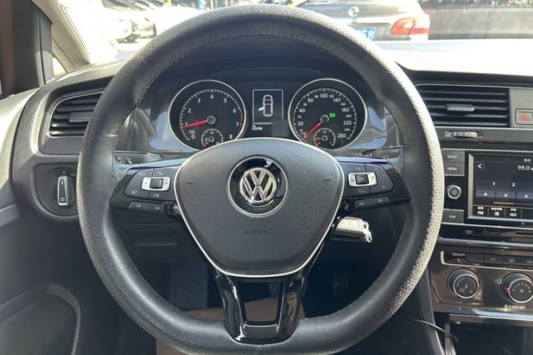 Used Volkswagen Golf 2018 1.6L Automatic Comfort Model Interior 3