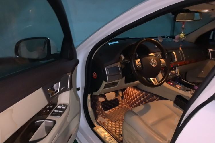 Used Jaguar XF 2009 XF 3.0L V6 Luxury Edition Driver Seat