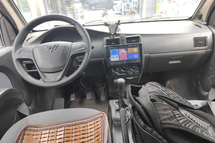 Used Wuling Rongguang 2021 1.5L Extended Basic Version L3C Center Console