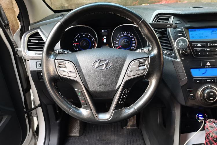 Used Hyundai Santa Fe 2013 2.4L Automatic Two-Wheel Drive Smart Version