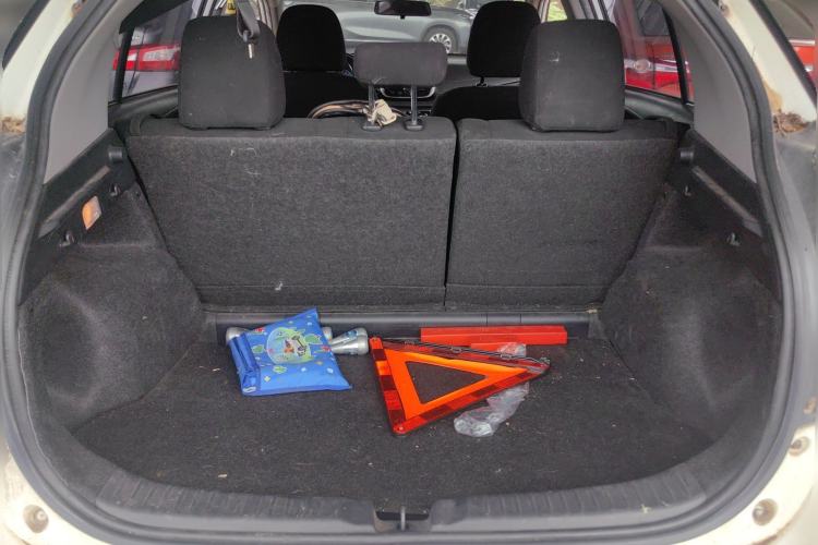 Used Toyota YARiS L Zhi Xuan 2017 1.5E CVT Enhanced Performance Edition Trunk