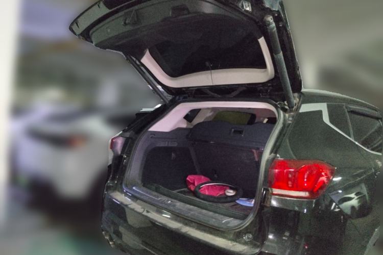 Used Wey VV6 2018 2.0T Two-Wheel-Drive Ultra-Luxury Version China V Standard