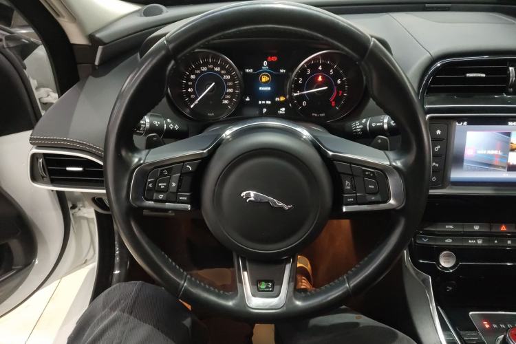 Used Jaguar XE 2017 2.0T 200 PS R-Sport
