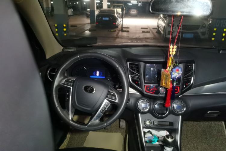 Used BYD Song 2016 Gaishi Edition 1.5TI Manual Leading Model Steering Wheel