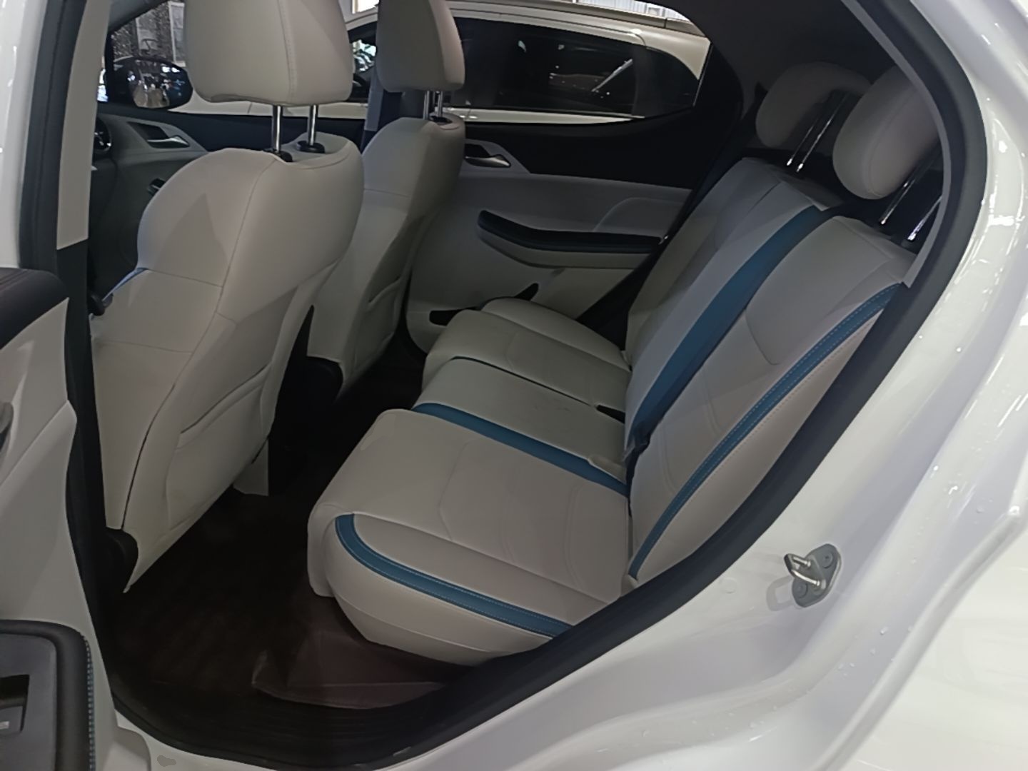 BYD Yuan Pro 2023 401 km Deluxe Version — снимка 20