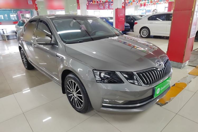 Used Skoda Octavia 2019 1.5L Automatic Smart Drive Luxury Edition China VI Standard Exterior 1