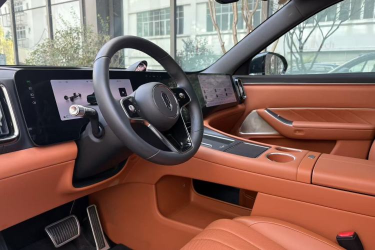 Used Hima AITO M8 2025 Extended-Range Ultra Version 53.4 kWh 6-Seater Edition
