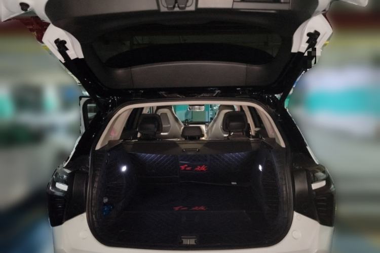 Used Hongqi HS3 2023 1.5T Two-Wheel Drive Shanwei Edition Trunk