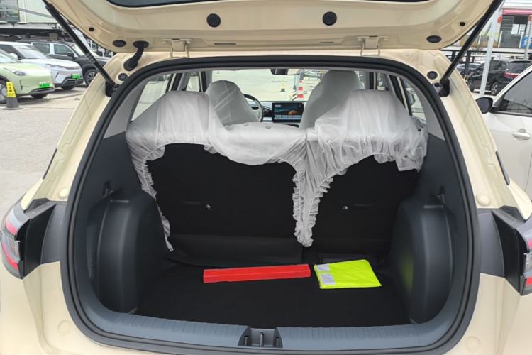 Used Geely Galaxy Geome 2026 Model 310km Youth Edition
