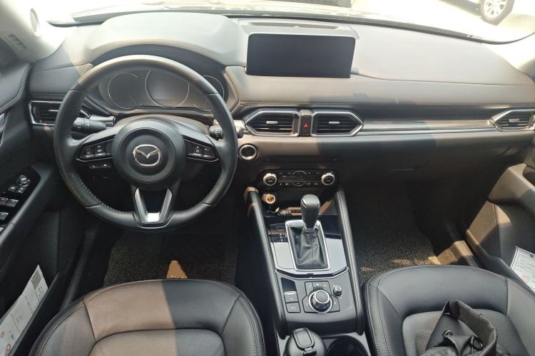 Used Mazda CX-5 2022 2.0L Automatic Two-Wheel Drive Zhiya Version Center Console