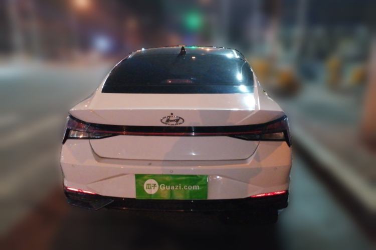 Used Hyundai Elantra 2021 1.5L CVT LUX Prestige Edition
