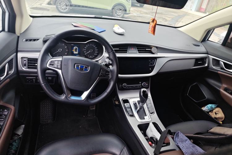 Used Geely Auto Emgrand GS 2018 Lingchao Edition 1.4T Automatic ZhenShang Smart Connectivity Model Center Console