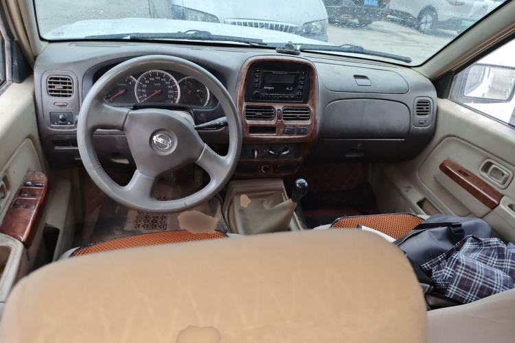 Used Nissan D22 2013 2.4L Gasoline Two-Wheel-Drive Standard Model