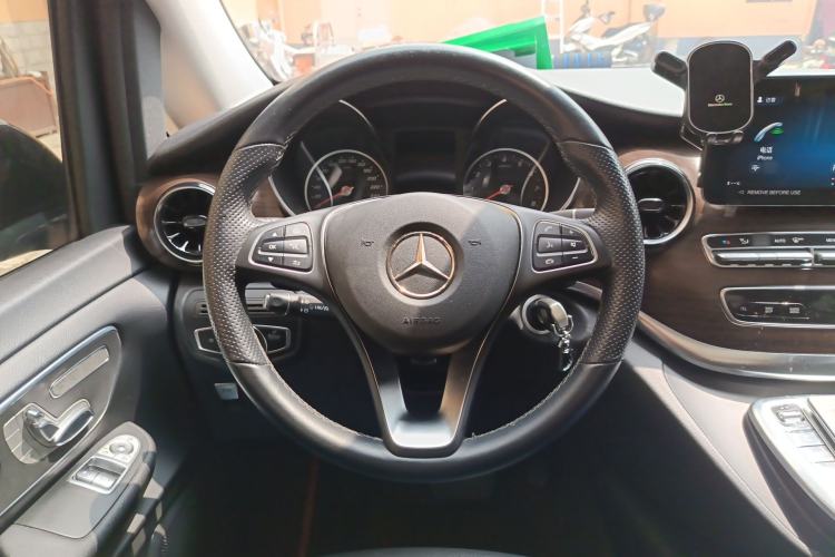 Used Mercedes-Benz V-Class 2022 V 260 Avantgarde Edition