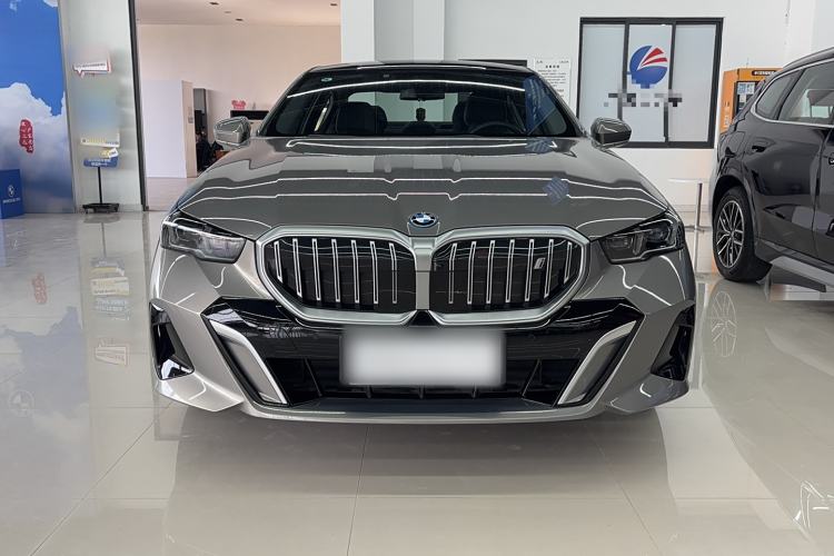 Used BMW i5 2024 eDrive 35L Luxury Model with M Sport Package

