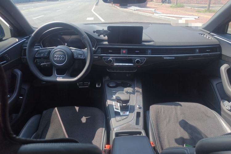 Used Audi S4 2018 S4 3.0TFSI Center Console