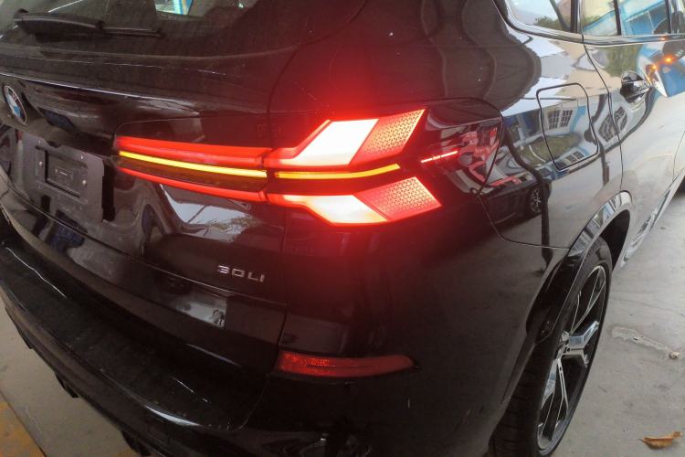 Used BMW X5 2023 xDrive 30Li Luxury M Sport Night Edition Package Right Rear Taillight