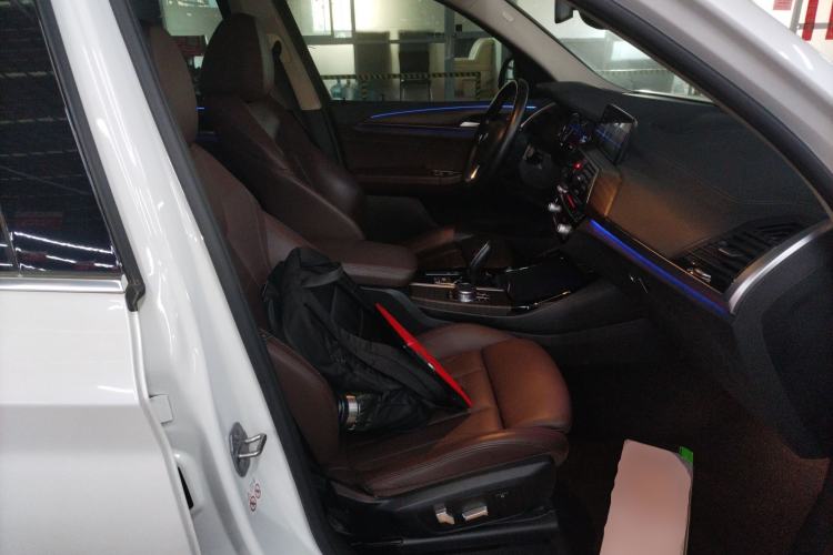 Used BMW X3 2018 xDrive28i Luxury Package China VI Emission Standard Right Front Seat