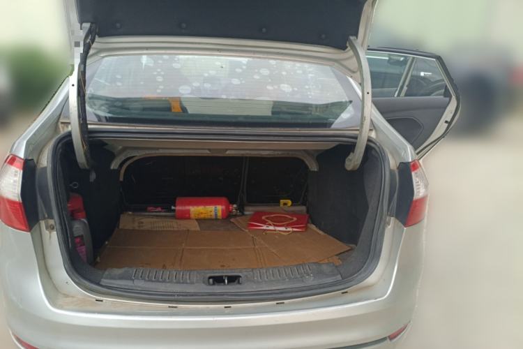 Used Ford Fiesta 2013 Sedan 1.5L Manual Fashion Edition Trunk