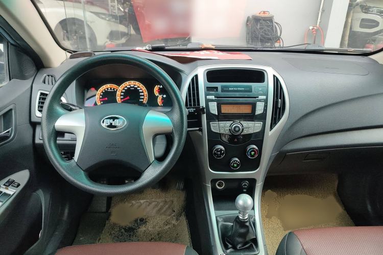 Used BYD F3 2015 Energy-Saving Edition 1.5L Manual Luxury Model
