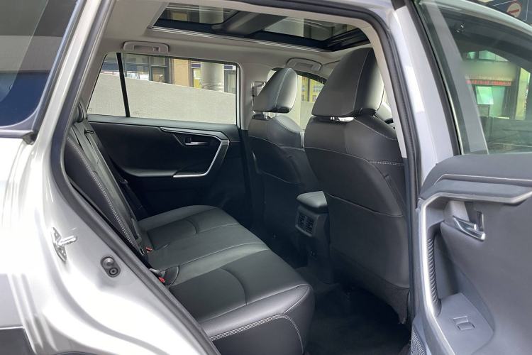 Used Toyota RAV4 2020 2.0L CVT Four-Wheel Drive Prestige Edition