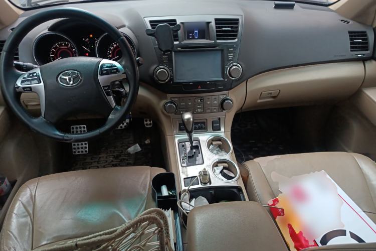 Used Toyota Highlander 2012 2.7L Two-Wheel Drive 7-Seater Luxury Edition
