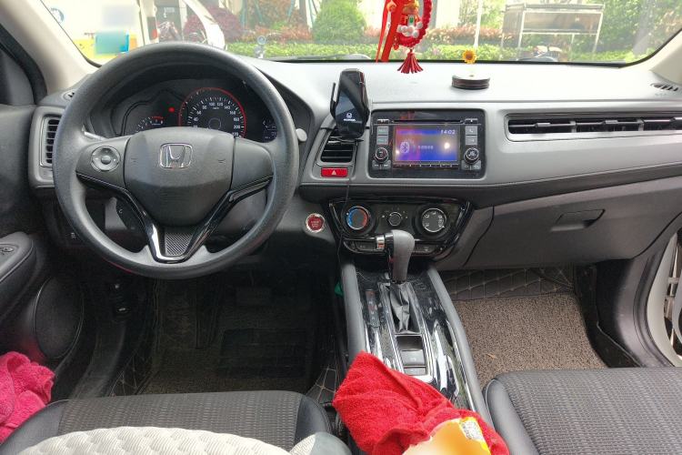 Used Honda Vezel 2017 1.8L CVT Front-Wheel Drive Pioneer Edition Center Console