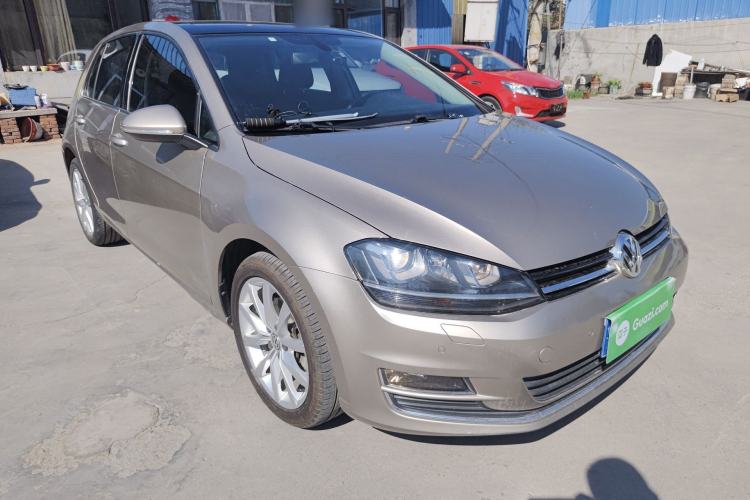 Used Volkswagen Golf 2015 1.4TSI Automatic Flagship Model Front Right 45 Deg