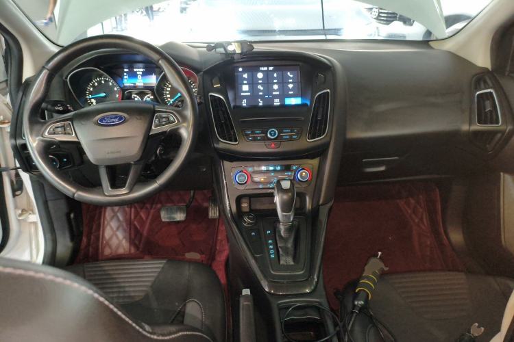 Used Ford Focus 2017 Hatchback EcoBoost 180 Automatic Elite Model Center Console