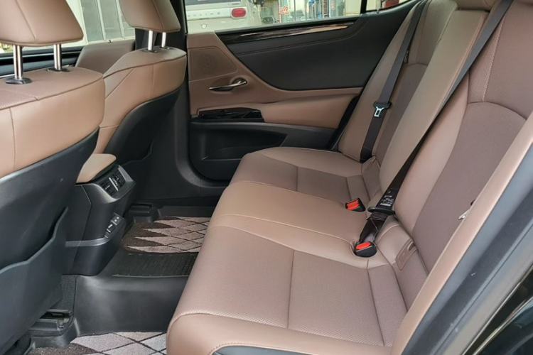 Used Lexus ES 2022 200 Excellence Edition