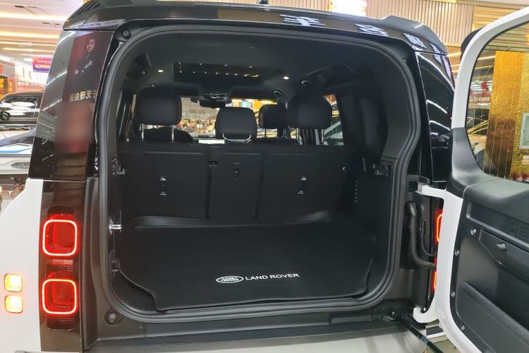 Used Land Rover Defender 2025 110 3.0T P400 – Dynamic HSE