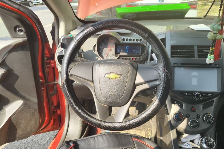 Used Chevrolet Aveo Sonic 2011 Sedan 1.4L MT SL