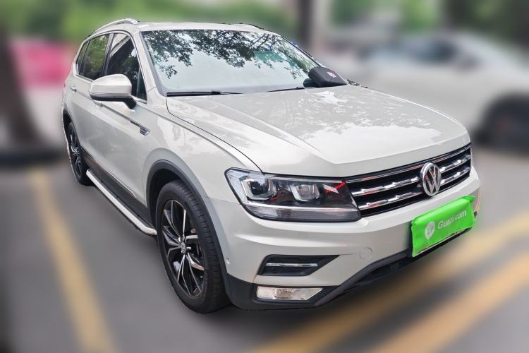 Used Volkswagen Tiguan L 2020 330TSI Automatic Two-Wheel Drive Smart Luxury Edition China VI Standard Front Right 45 Deg