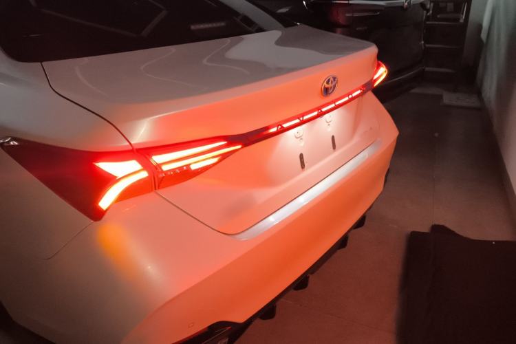 Used Toyota Avalon 2022 Dual-Engine 2.5L XLE Premium Edition Trunk