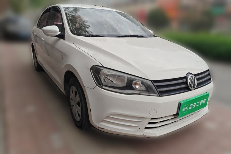 Used Volkswagen Jetta 2013 1.6L Manual Fashion Edition Front Right 45 Deg