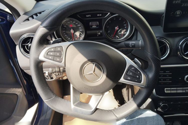 Used Mercedes-Benz GLA 2019 GLA 200 Dynamic Edition Steering Wheel