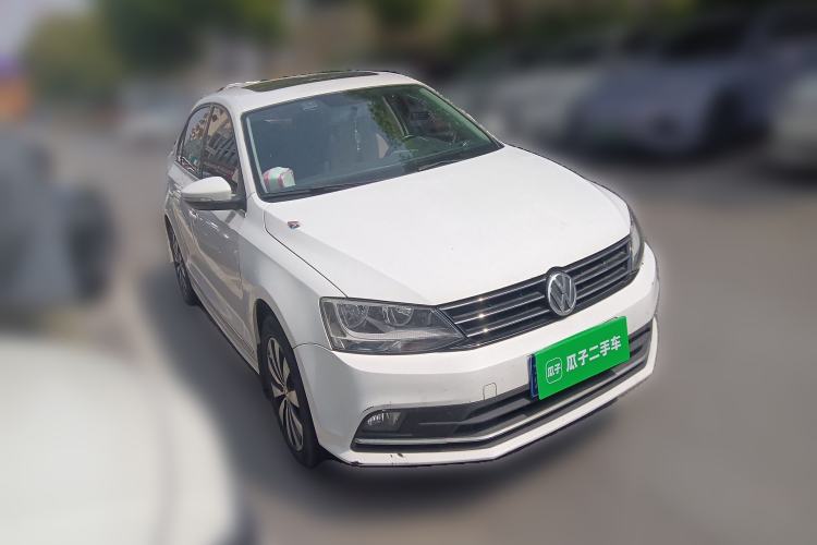 Used Volkswagen Sagitar 2017 230TSI Automatic Comfort Version Front Right 45 Deg