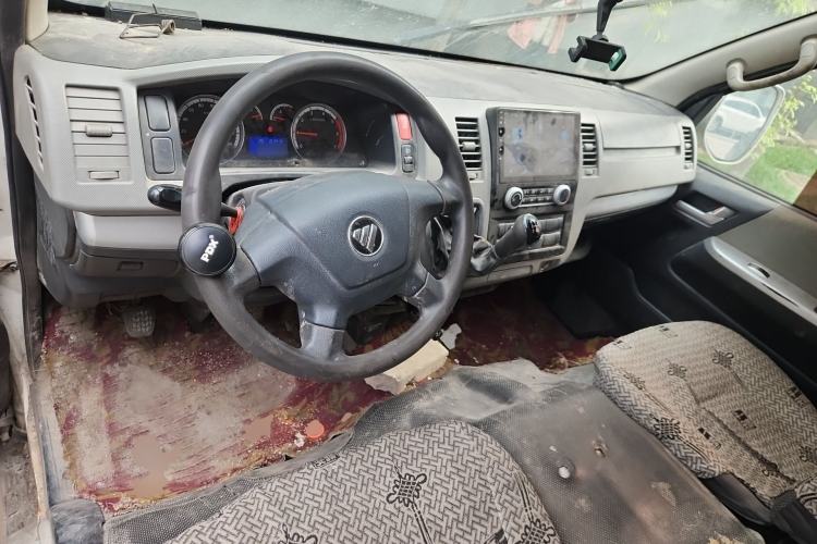 Used Foton Scenic G7 2017 2.0L Long-Wheelbase Commercial Van High Roof 2 Seats 4Q20M Center Console