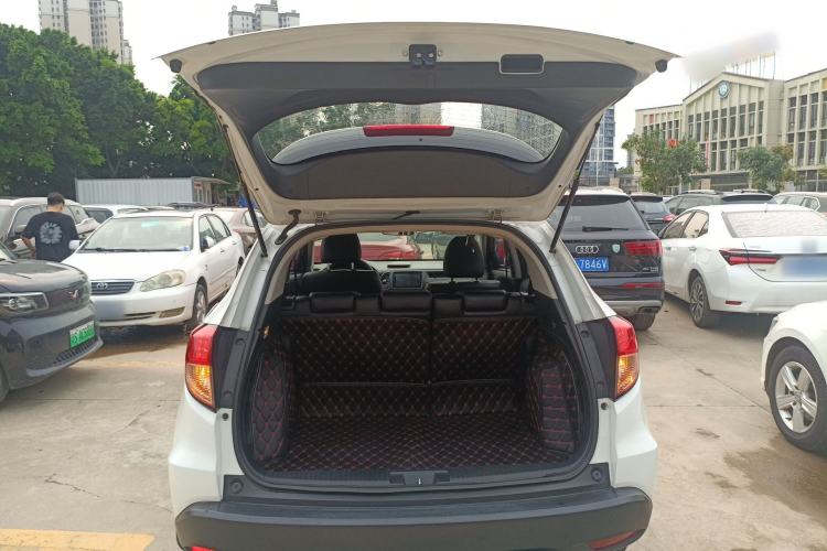 Used Honda Vezel 2016 1.8L CVT Front-Wheel Drive Pioneer Edition Trunk