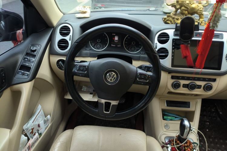 Used Volkswagen Tiguan 2015 1.8TSI Automatic Two-Wheel Drive Luxury Model Steering Wheel